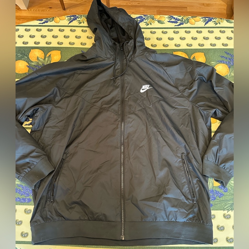 EUC Nike Hoodie Hodded Windbreaker